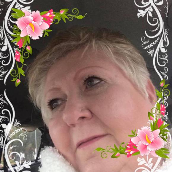 Poshmark profile picture for @teaches